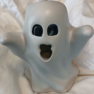 Threshold Ghost Pitcher! 👻